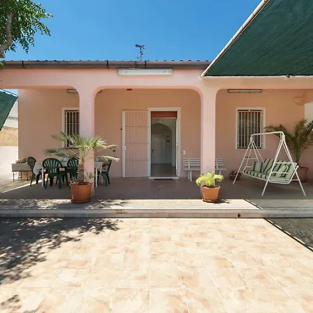 Lucy Holiday home