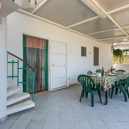 Holiday home Lucy